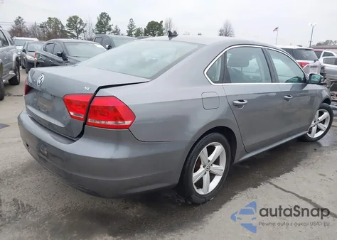 2012 Volkswagen Passat 2.5L Se z USA, uszkodzony, nr VIN 1VWBP7A37CC107455